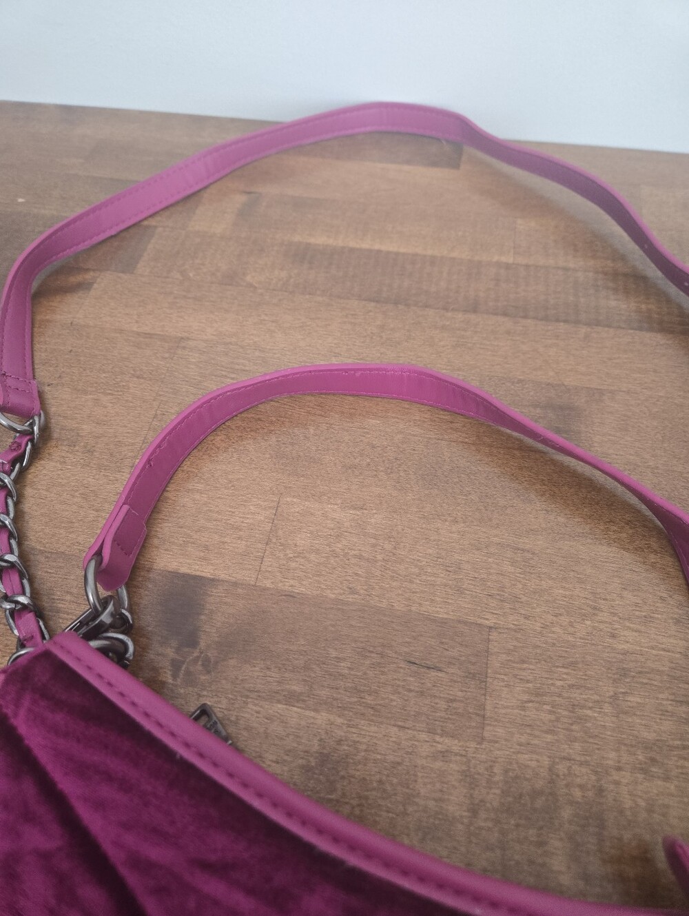 New Steve Madden Bzoia Velvet Crossbody Bag Purse Dark Fuchsia Purple Pink - Picture 4 of 6
